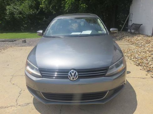 Used 2014 Volkswagen Jetta SE FWD image 2