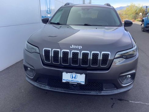 Used 2022 Jeep Cherokee Latitude Lux w/ Sun & Sound Group AWD/4WD image 5