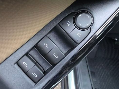 New 2026 Chevrolet Equinox ACTIV w/ Convenience Package III AWD/4WD image 14