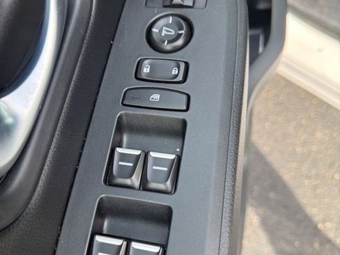 Used 2025 Honda Pilot EX-L image 11