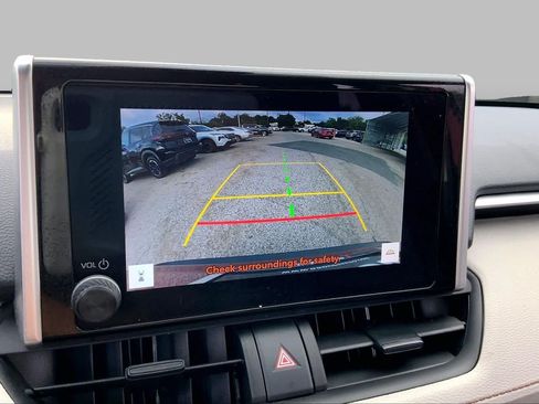 Used 2025 Toyota RAV4 XLE FWD image 26