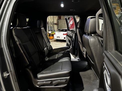 Used 2021 GMC Yukon XL SLT image 22