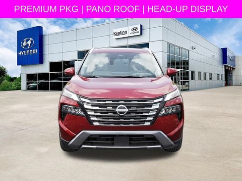 Used 2025 Nissan Rogue SL w/ SL Premium Package FWD image 2