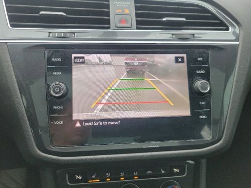 Used 2021 Volkswagen Tiguan S image 9