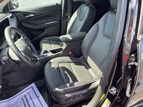 Used 2025 Buick Encore GX Avenir w/ Avenir Convenience Package image 11