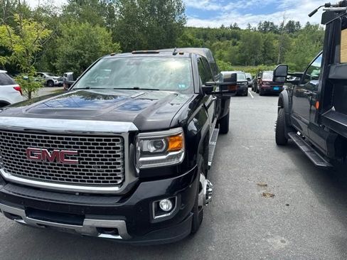 Used 2015 GMC Sierra 3500 Denali w/ Duramax Plus Package AWD/4WD image 10
