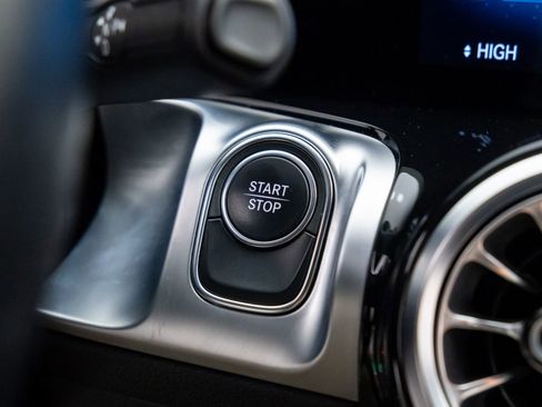 Certified 2023 Mercedes-Benz EQB 250+ w/ Exclusive Package image 20