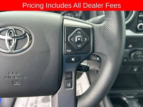 Used 2022 Toyota Tacoma TRD Off-Road AWD/4WD image 8