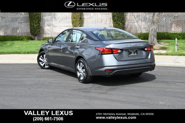 Used 2025 Nissan Altima 2.5 S FWD image 4