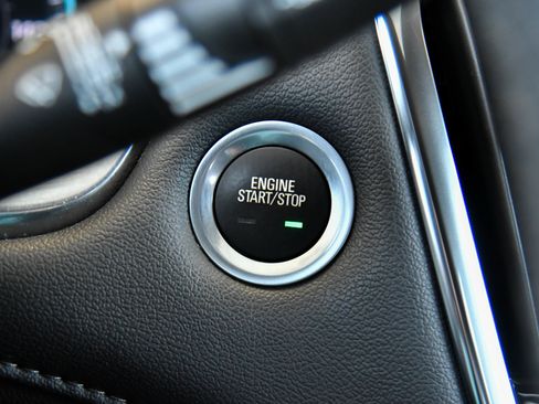 Used 2023 Chevrolet Traverse LT FWD image 32
