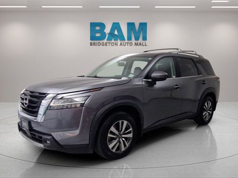 Used 2022 Nissan Pathfinder SL image 3