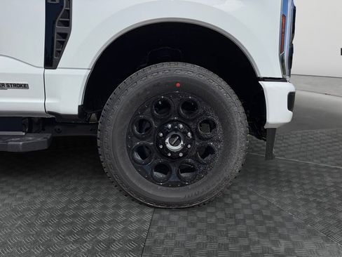 New 2026 Ford F250 Lariat w/ Black Appearance Package image 17