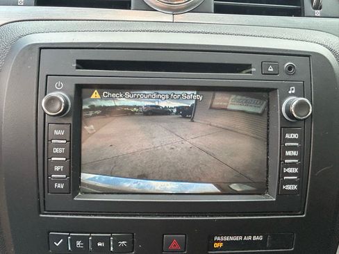 Used 2009 Buick Enclave CXL w/ Entertainment Package #3 AWD/4WD image 26