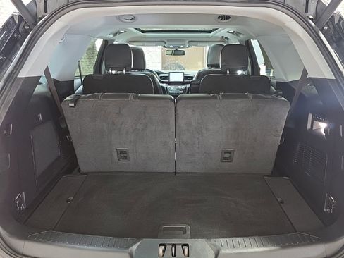 Used 2021 Ford Explorer Limited w/ Equipment Group 301A AWD/4WD image 13