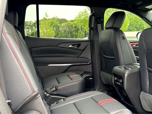 New 2026 Chevrolet Traverse RS FWD image 10