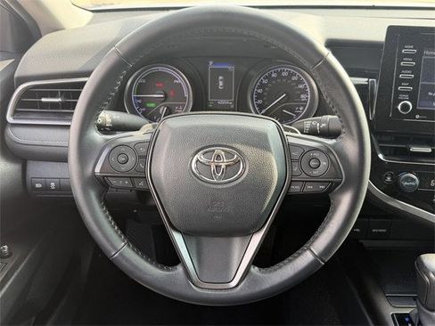 Used 2022 Toyota Camry SE image 13