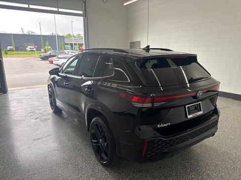New 2026 Volkswagen Tiguan SE R-Line AWD/4WD image 3