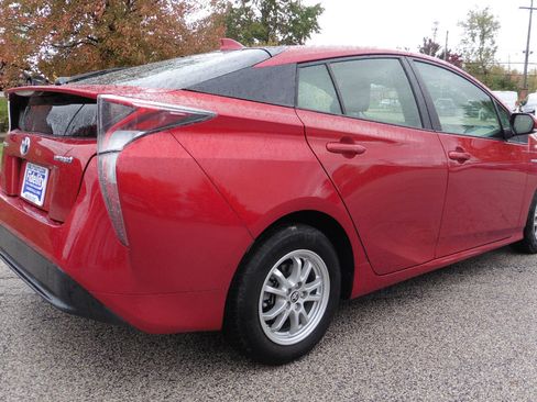 Used 2017 Toyota Prius Two image 14