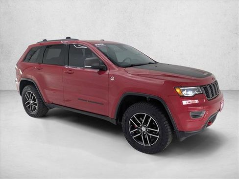 Used 2017 Jeep Grand Cherokee Trailhawk w/ Trailhawk Luxury Group AWD/4WD image 3