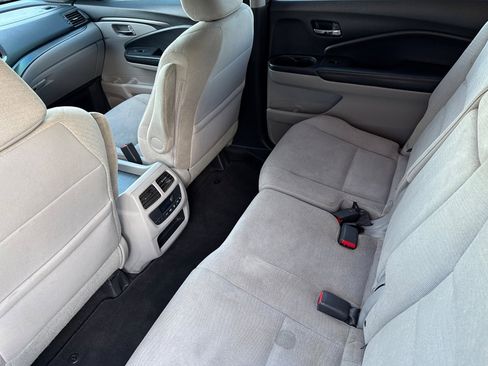 Used 2017 Honda Pilot EX image 12