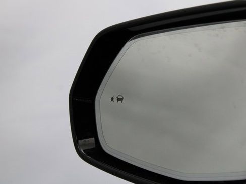 Certified 2025 Cadillac XT5 Sportv w/ Technology Package image 26