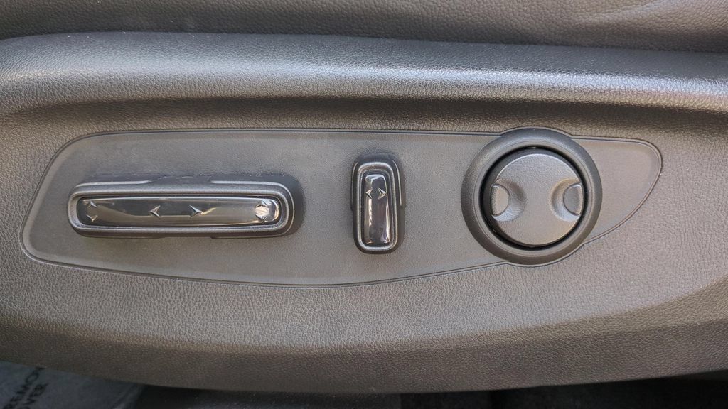 Used 2025 Honda CR-V Sport Touring image 16
