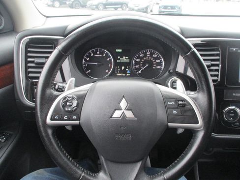 Used 2014 Mitsubishi Outlander GT image 19