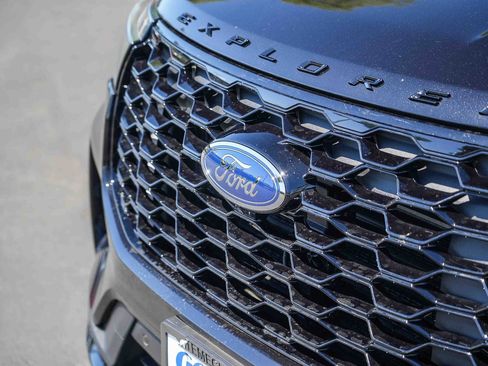 New 2026 Ford Explorer ST-Line w/ ST-Line Street Pack RWD image 3