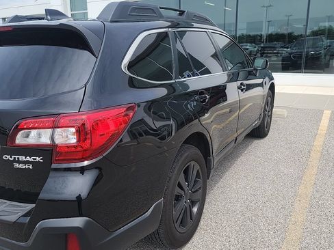 Used 2019 Subaru Outback 3.6R Limited AWD/4WD image 4