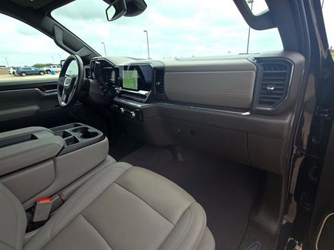 Used 2025 GMC Sierra 1500 SLT image 16