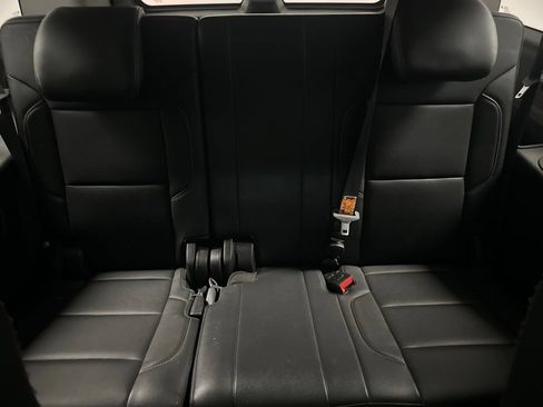 Used 2017 Chevrolet Suburban Premier RWD image 14