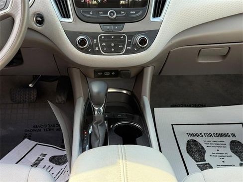 Used 2024 Chevrolet Malibu LT image 14