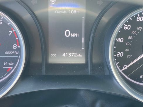 Used 2018 Toyota Camry LE FWD image 10