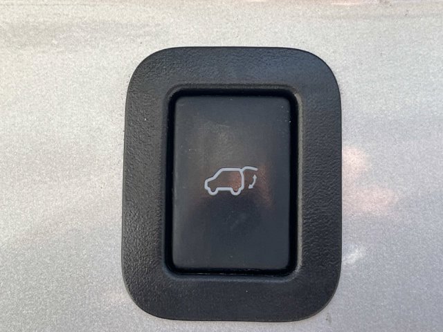 Used 2018 Toyota Highlander XLE AWD/4WD image 24