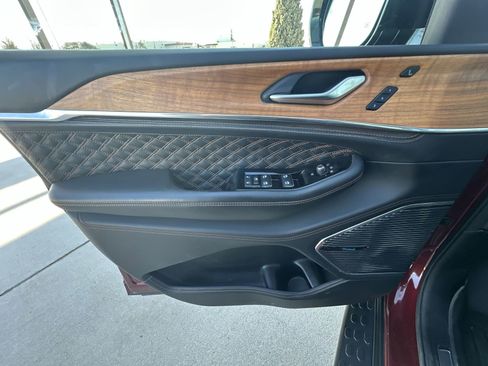 Used 2024 Jeep Grand Cherokee L Summit image 23