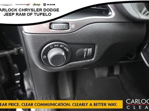 Used 2021 Jeep Cherokee Latitude FWD image 17