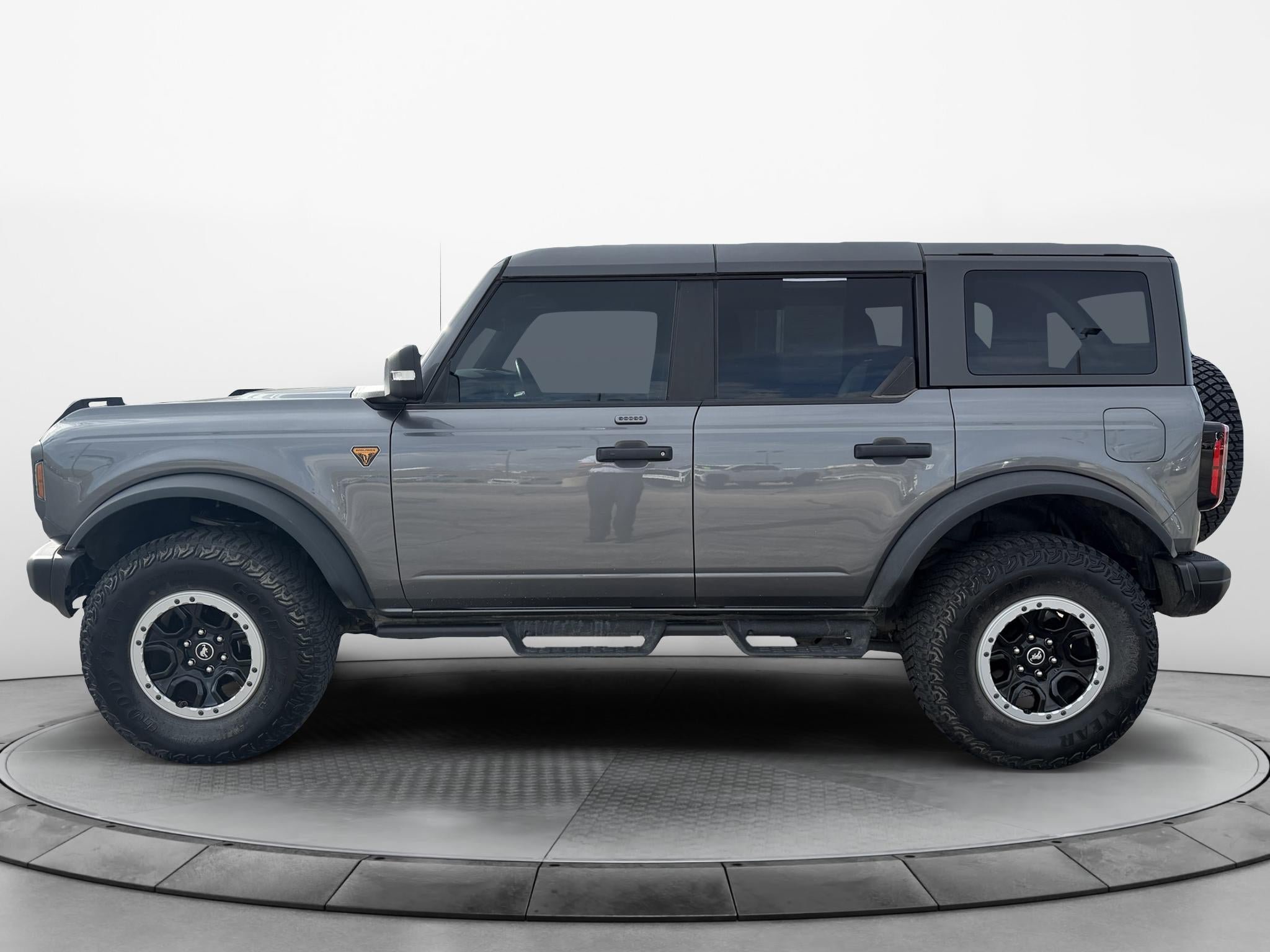 Used 2023 Ford Bronco Badlands AWD/4WD image 2