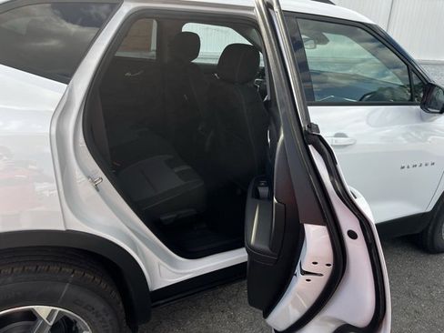 New 2025 Chevrolet Blazer LT w/ Convenience Package image 17
