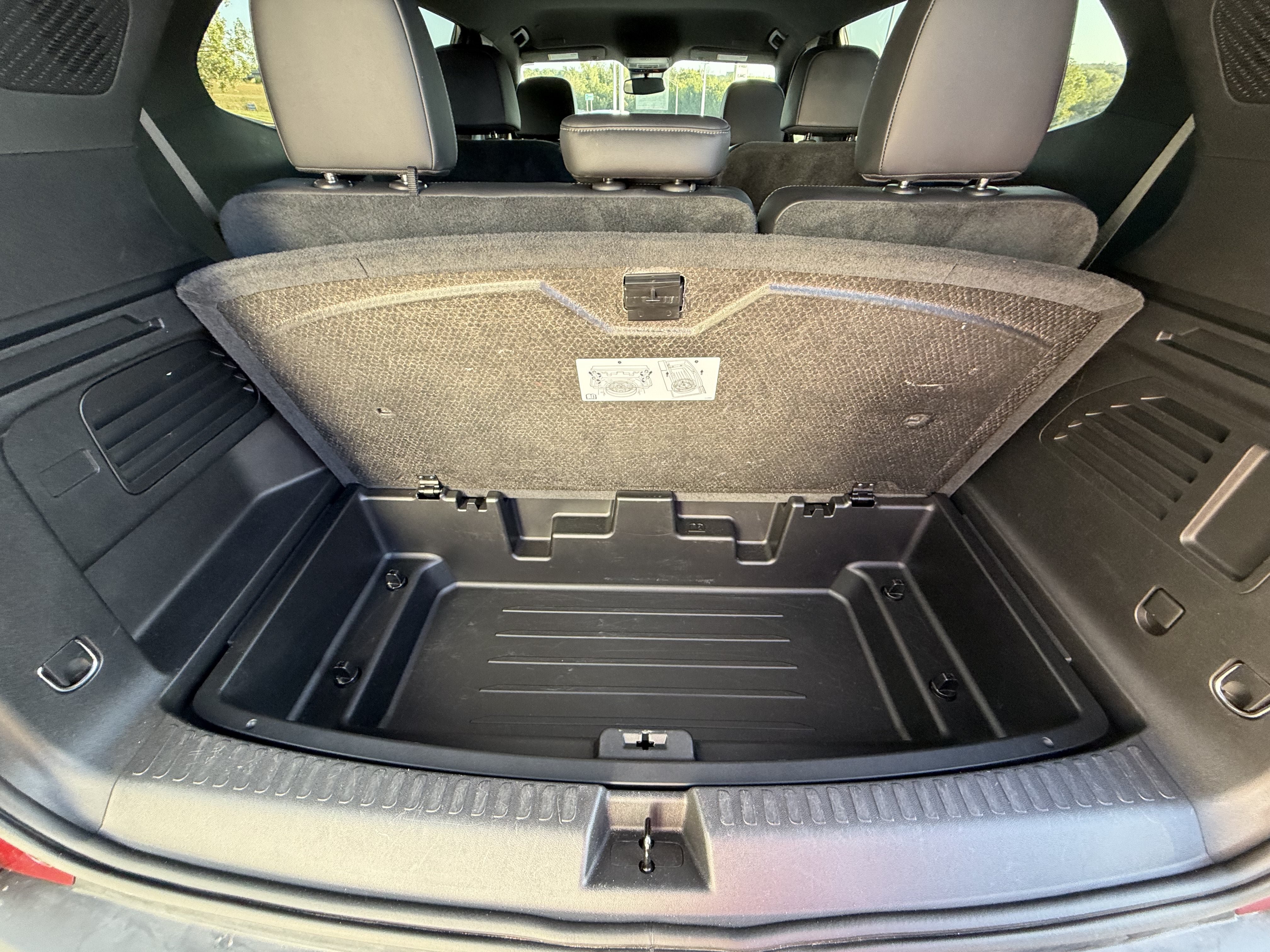 Used 2024 GMC Acadia Elevation FWD image 9