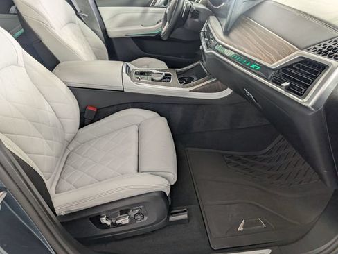 Used 2024 BMW X7 xDrive40i AWD/4WD image 34