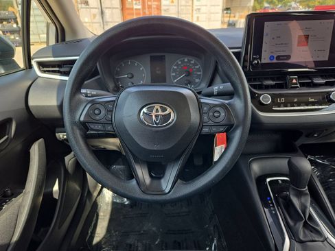 Used 2025 Toyota Corolla LE FWD image 13