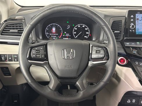 Used 2025 Honda Odyssey Elite image 25