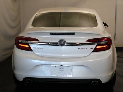 Used 2017 Buick Regal Sport Touring image 6