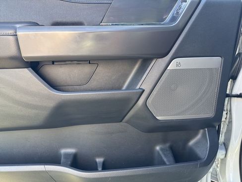 Used 2025 Ford F150 Lariat w/ Equipment Group 501A Mid image 10