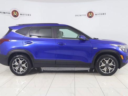 Used 2023 Kia Seltos EX image 2