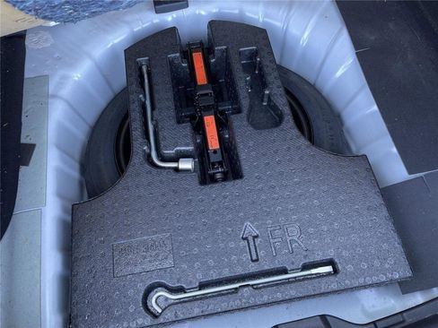 Used 2024 Nissan Kicks SR FWD image 36