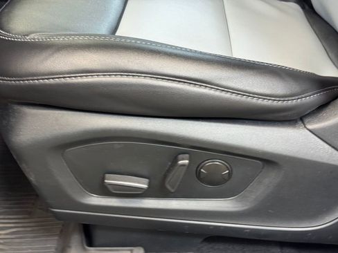 Used 2023 Ford Explorer XLT w/ Equipment Group 202A image 11