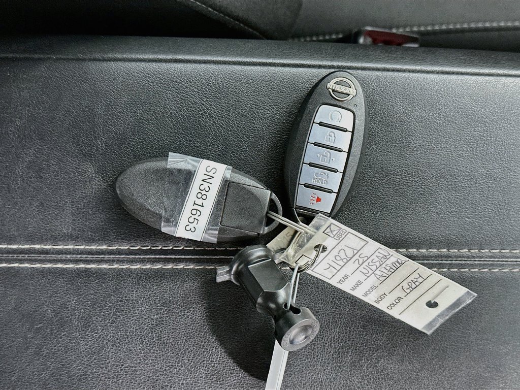 Used 2025 Nissan Altima 2.5 SV FWD image 34