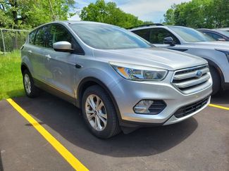 Used 2017 Ford Escape SE FWD video 1