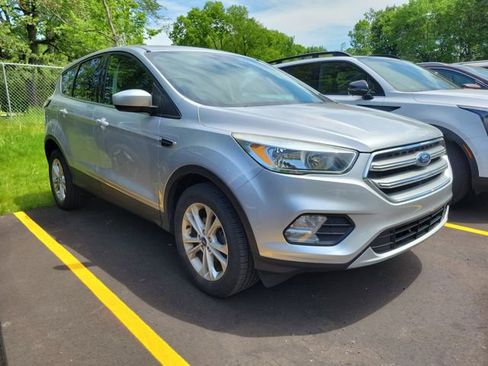 Used 2017 Ford Escape SE FWD image 1